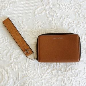 Pour la Victoire wristlet / wallet